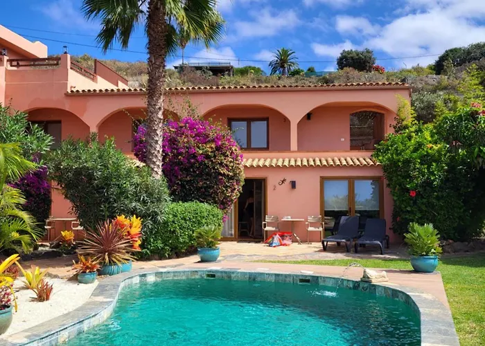 Great Views & Heated Pool - El Perenquen 4